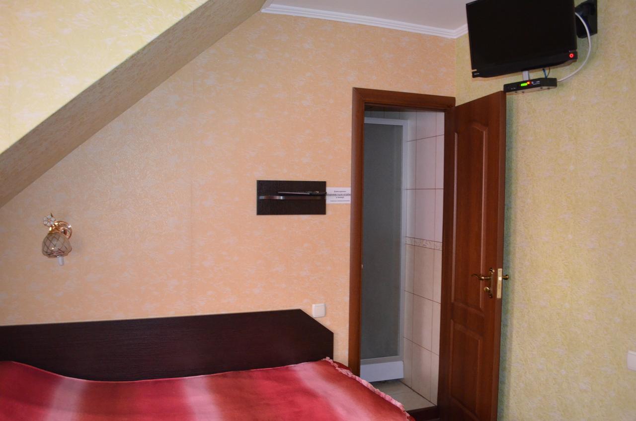 Hotel Fiyesta Starokostyantyniv Exterior photo