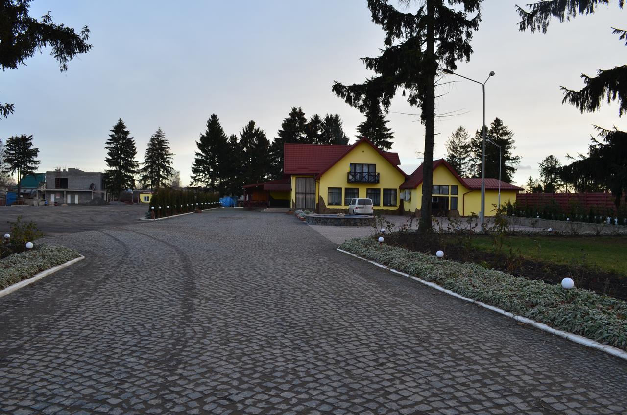 Hotel Fiyesta Starokostyantyniv Exterior photo
